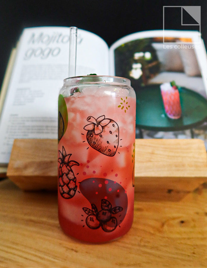 Verre style canette avec couvercle bamboo « Mama needs a cocktail »